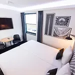 Gr8 Maastricht Aachen Airport Отель Бек