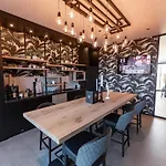 Gr8 Maastricht Aachen Airport Отель Бек