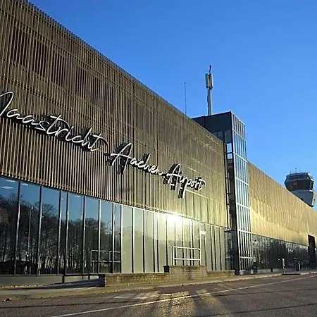 Gr8 Maastricht Aachen Airport 호텔 빅