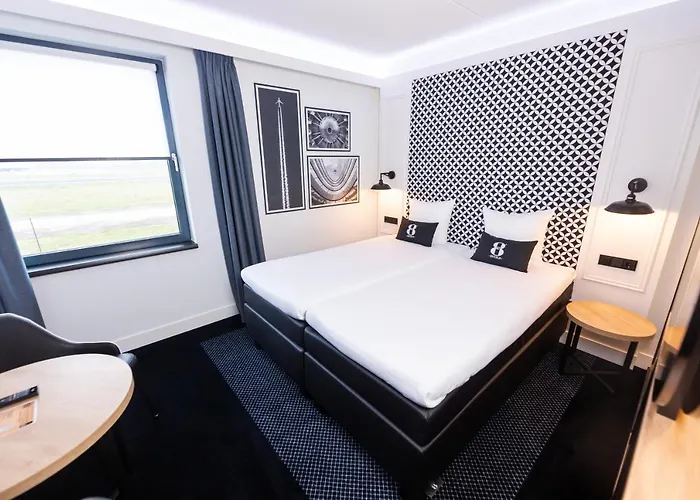 Gr8 Maastricht Aachen Airport 贝克